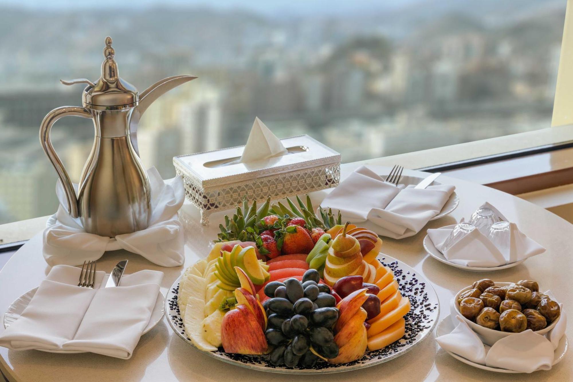 麦加安涅姆酒店 Mecca 客房 照片 A traditional Arabic breakfast